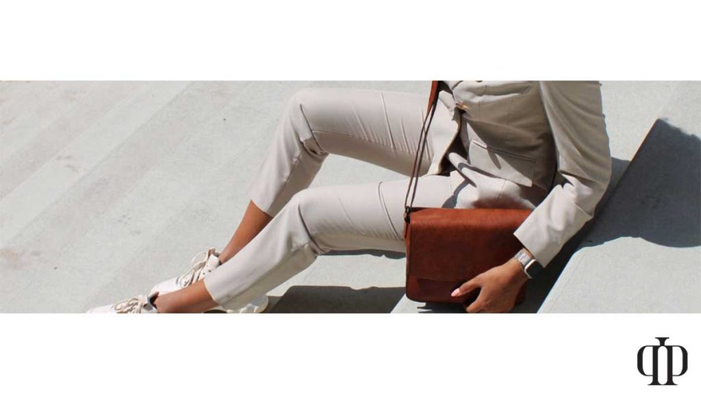 ست کردن کیف و کفش چرم